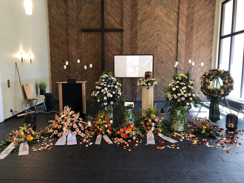 Bestattungen Thies - Trauerfeier - Bestatter Hamburg - Niedersachsen - Schleswig-Holstein